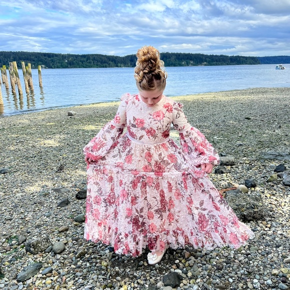 Meet the Posher - Picture 2 of 16